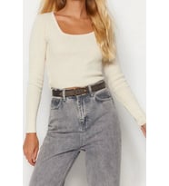 Stil Modern Kadın Crop Standart Kol Kare Yaka Triko Kazak (Taş)