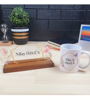 Kişiye Özel Ofis Masa İsimliği ve Kupa Bardak Hediye Seti (Model 11)