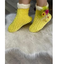 KADİFE KEÇE TABAN PONPONLU EV BOTU EV AYAKKABISI (Sarı)