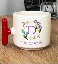 Kişiye Özel Çiçekli D Harfli Hediye T Kupa Bardak İsim Soyisim Yazılı (Kırmızı)