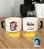 Kişiye Özel Karikatürlü Doktor Hediye Lüks Fincan Doktora Tıp Bayramı Hediyesi (Siyah)