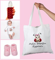 eJOYA Bebeklere Özel Çantasında Kişiye Özel Zıbın Biberon Ve Patik Bebek Hediye Seti 109783 (Pembe)