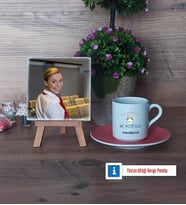 Hostes Fotoğraflı Dekoratif Taş, Ahşap Altlıklı Türk Kahvesi Fincanı Hediye (Model 6)