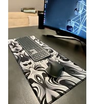 70 x 30 cm Desenli Dikişli Kaydırmaz Taban Speed Hızlı Yüzey Mousepad Masa Matı (SIYAHBEYAZ-BEYAZ)