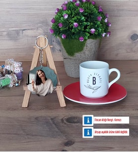 Minimal Baş Harf ve İsim Yazılı Türk Kahvesi Fincanı Ahşap Altlıklı ve Fotoğraflı Ahşap Anahtarlık Hediye (Model 3)