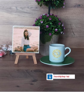 Gold Baş Harf Fotoğraflı Dekoratif Taş, Ahşap Altlıklı Türk Kahvesi Fincanı Hediye (Model 9)