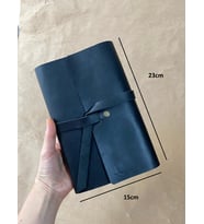 ALESTA LEATHER İsme Özel El Yapımı Hakiki Deri Kitap / Defter / Ajanda Kılıfı -  KİTAP HEDİYELİ (Siyah)