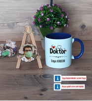 Doktor Kupa Bardak Beyaz ve Fotoğraflı Ahşap Anahtarlık Hediye Tıp Bayramı Hediyesi Doktora Hediye (Model 3)