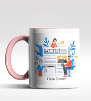 Kişiye Özel Gazateci Tasarımlı Siyah Kupa (Beyaz-Pembe)