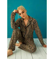 Nisanca Kışlık Düğmeli Ekose Desen Yılbaşı Temalı  Kadın Süet Pijama Takımı (Leopar)