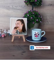 Sevimli Panda Fotoğraflı Dekoratif Taş, Ahşap Altlıklı Türk Kahvesi Fincanı Hediye (Model 4)
