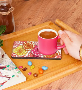Ahşap Tabaklı Renkli Kahve Fincanı 6 Farklı Renk & Tasarım  (Pembe)