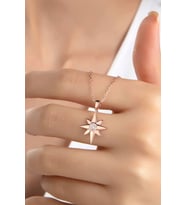 Kadın Orjinal 925 Ayar Gümüş Zirkon Taşlı Kutup Yıldız Model Kolye (Rose)