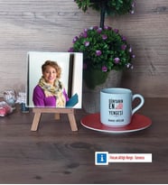 Yengeye Hediye Fotoğraflı Dekoratif Taş, Ahşap Altlıklı Türk Kahvesi Fincanı Hediye (Model 8)