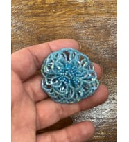 5X5 CM EL DİZMESİ BONCUK İŞLEME ÇİÇEK BROŞ YAKA İĞNESİ TÜRBAN İĞNESİ (Turkuaz)
