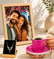 Kişiye Özel Fotoğraflı Hediye Seti Pembe Kahve Fincanı ve Mikail Meleği Kolyeli