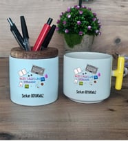 Web Tasarım Uzmanı Hediye Sepeti Kupa Bardak T Kulplu, Kalemlik Hediyeleri Web Tasarım Uzmanına Hediye (Model 5)