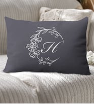 BK Gift Kişiye Özel Harfli Premium Kumaş Dikdörtgen Yastık Kılıfı-4 (SADECE YASTIK KILIFI), Ev Dekorasyonu, 5 Farklı Renk Seçeneği (Antrasit)