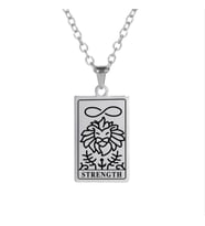 Kişiye Özel 925 Ayar Gümüş Strength Tarot Kolye (Gümüş)