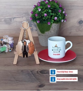 Erkek Türk Dili ve Edebiyatı Öğretmenine Hediye Türk Kahvesi Fincanı Ahşap Altlıklı ve Fotoğraflı Ahşap Anahtarlık Hediye (Model 3)