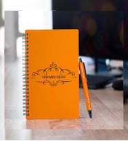 Kişiye Özel Pastel Renkli Ahşap Defter Kalem Seti 4 (Turuncu)