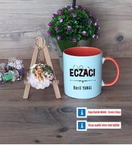Eczacı Kupa Bardak Beyaz ve Fotoğraflı Ahşap Anahtarlık Hediye (Model 13)