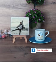 Adalet Öğretmeni Fotoğraflı Dekoratif Taş, Ahşap Altlıklı Türk Kahvesi Fincanı Hediye (Model 5)