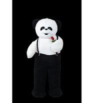 Elinde Çiçek Tutan Tulumlu Pelüş Panda 110 cm (Beyaz-Siyah)