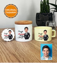 Kişiye Özel Karikatürlü Kolay Yetişmiyor Hediye Seti Pastel Fincan, Kalemlik, Anahtarlık Erkek Sevgiliye Abiye Babaya Doğum Günü Hediyesi (Sarı)
