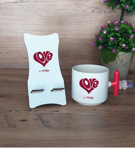Love Sevgili Hediye Sepeti Kupa Bardak T Kulplu ve Ahşap Telefon Standı Sevgiliye Sevgililer Günü Hediyesi (Model 1)