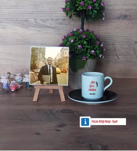 Yazı İşleri Müdürü Fotoğraflı Dekoratif Taş, Ahşap Altlıklı Türk Kahvesi Fincanı Hediye (Model 7)