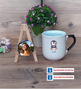 Tatlı Penguen Kupa Bardak Beyaz ve Fotoğraflı Ahşap Anahtarlık Hediye (Model 10)