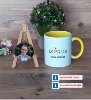 Doktora Hediye Kupa Bardak Beyaz ve Fotoğraflı Ahşap Anahtarlık Hediye Tıp Bayramı Hediyesi (Model 7)