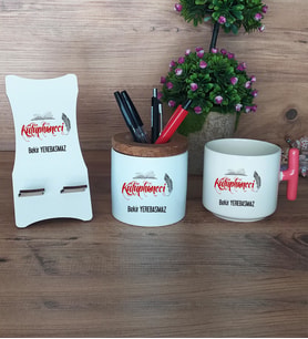 Kütüphaneci Hediye Sepeti Kupa Bardak T Kulplu, Kalemlik ve Ahşap Telefon Standı Kütüphaneciye Hediye (Model 4)