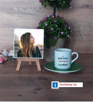 Sosyal Bilgiler Öğretmeni Fotoğraflı Dekoratif Taş, Ahşap Altlıklı Türk Kahvesi Fincanı Hediye Öğretmenler Günü Hediyesi (Model 9)