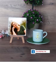 Baş Harf ve İsim Soyisim Fotoğraflı Dekoratif Taş, Ahşap Altlıklı Türk Kahvesi Fincanı Hediye (Model 9)