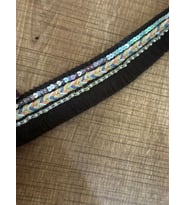 ETNİK NAKIŞ İŞLEME PÜSKÜLLÜ PUL PAYETLİ ŞERİT DİKİŞ GİYİM HOBİ AKSESUARI EN 3 CM (1 METRE ) (Siyah)