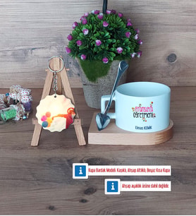 Fransızca Öğretmeni Kupa Bardak Beyaz ve Fotoğraflı Ahşap Anahtarlık Hediye (Model 8)
