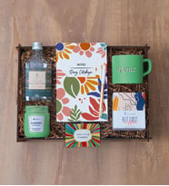  Dekoratif Ahşap Kutulu & 7 Farklı Model Kişiye Özel Hediye Seti, Defter,Kalem, Fincan, Kolonya, Mum, (Yeşil)