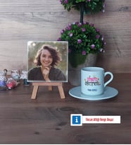 İngilizce Öğretmeni Fotoğraflı Dekoratif Taş, Ahşap Altlıklı Türk Kahvesi Fincanı Hediye (Model 2)