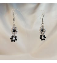 Crystal Atelier El Yapımı Miyuki Sallantılı Çiçek Küpe Mini Çiçek Küpe Zarif Çiçek Küpe Çiçek Sallantılı Küpe (Gri)