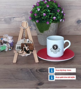 Baş Harf ve İsim Soyisim Türk Kahvesi Fincanı Ahşap Altlıklı ve Fotoğraflı Ahşap Anahtarlık Hediye (Model 3)