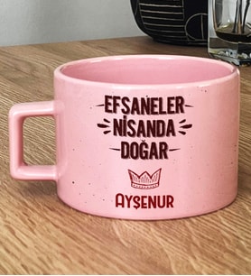 Kişiye Özel Efsaneler Nisanda Doğar Hediye Pastel Fincan Doğum Günü Hediyesi (Pembe)