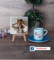 İsme Özel Doğum Günü Hediyesi Fotoğraflı Dekoratif Taş, Ahşap Altlıklı Türk Kahvesi Fincanı Hediye (Model 5)