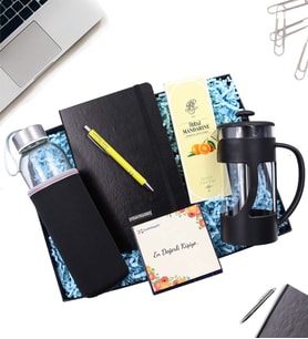Kişiye Özel Siyah Defter & Gümüş Renk Detaylı Kalem & Özel Kılıflı 500Ml Su Matarası & Rebul Mandalina Kolonya & Siyah French Press Hediye Seti (Model 5)