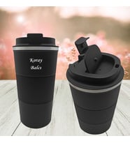 HEDİYESİBİZDEN KİŞİYE ÖZEL İSİM BASKILI İÇİLEBİLİR VAKUMLU KAPAKLI TERMOS BARDAK 500 ML (Siyah)