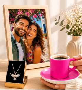 Kişiye Özel Fotoğraflı Hediye Seti Pembe Kahve Fincanı ve Renkli Zümrüdü Anka Kuşu Kolyeli