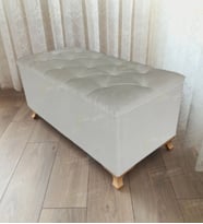 Lüks Sandıklı Kapitoneli Ayakucu Puf Bench 110 cm Gold Ayak (Beyaz)