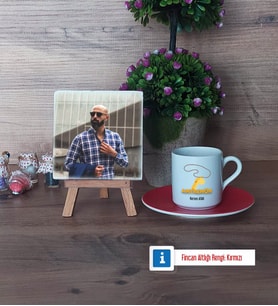 Antrenör Fotoğraflı Dekoratif Taş, Ahşap Altlıklı Türk Kahvesi Fincanı Hediye (Model 3)