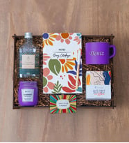  Dekoratif Ahşap Kutulu & 7 Farklı Model Kişiye Özel Hediye Seti, Defter,Kalem, Fincan, Kolonya, Mum, (Mor)